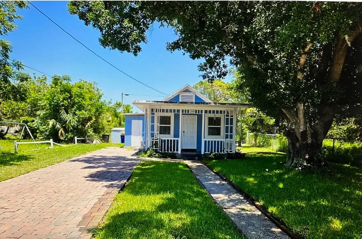 Primary Photo - 1706 N 15th St