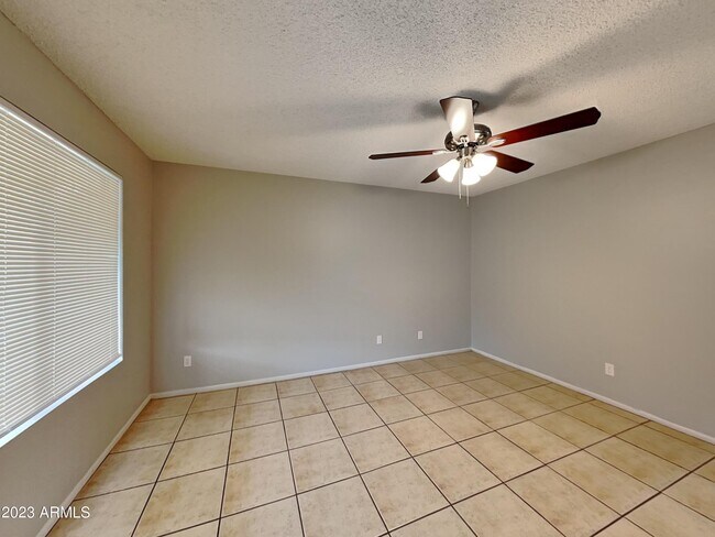 Building Photo - 7562 W Turney Ave
