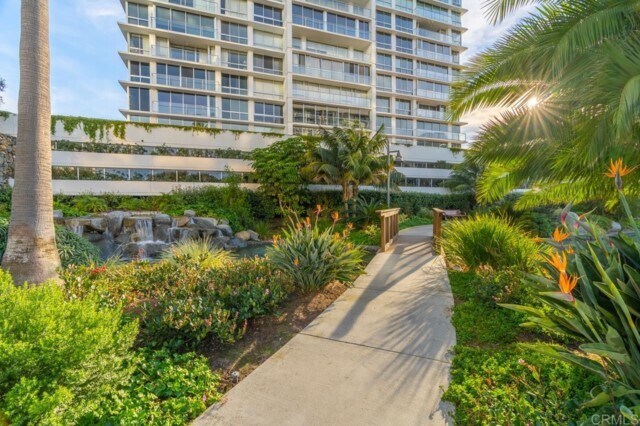 Foto principal - 1820 Avenida Del Mundo