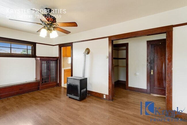 Foto del edificio - Adorable Craftsman Cottage in Vallejo