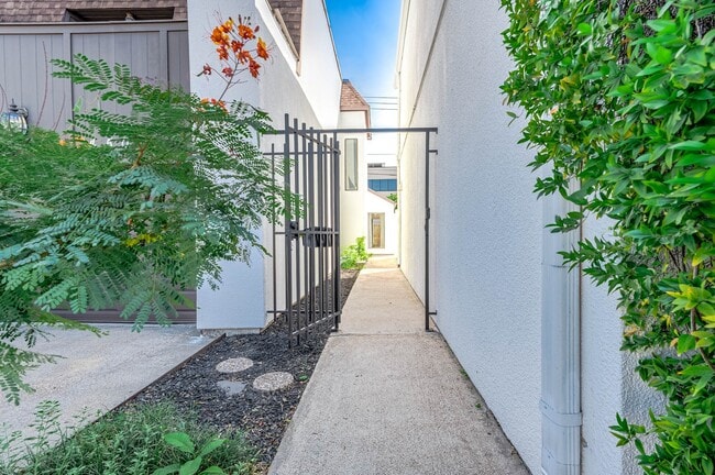 Building Photo - 4507 Medinah Pl