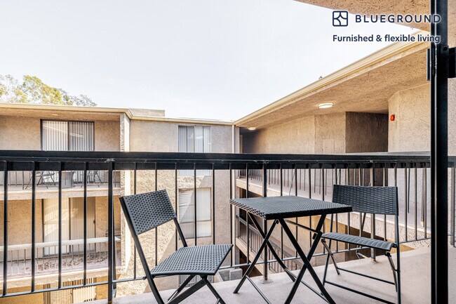 Foto del edificio - 920 N Kings Rd