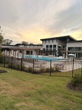 Building Photo - 821 Sierra Grove Ln