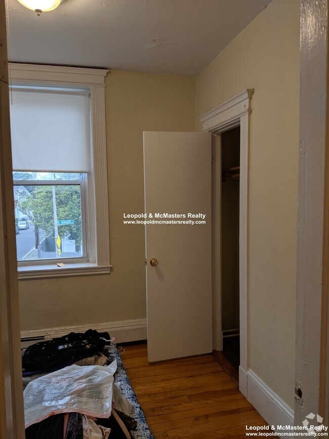 Building Photo - 2016 Commonwealth Ave