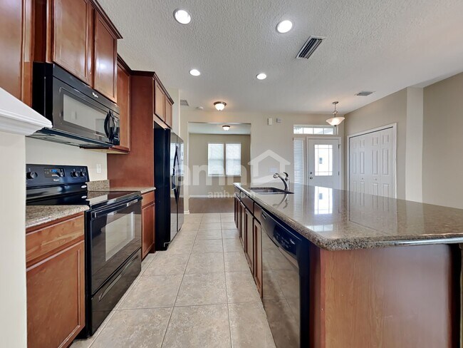 Building Photo - 304 Blossom Way