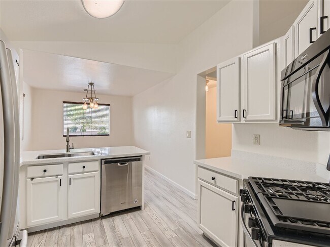 Building Photo - 10354 Spider Rock Ave