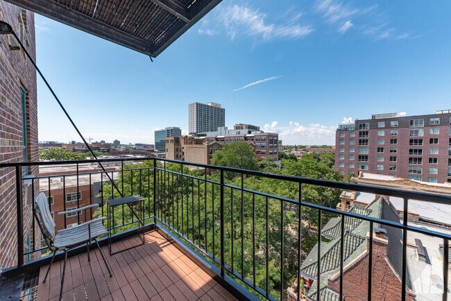 Foto del edificio - 3900 N Pine Grove Ave