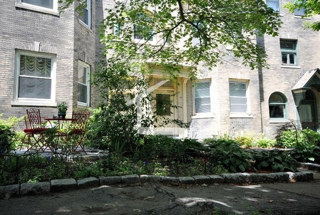 Building Photo - Unique UNIQUE Brookline Apartment