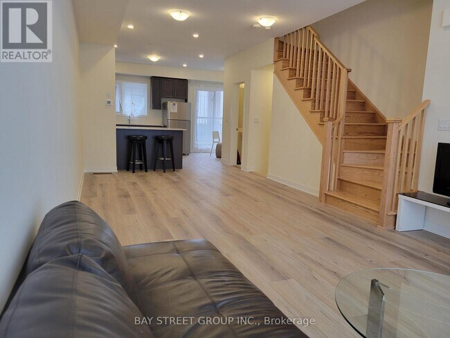 Building Photo - 1695 Dersan St