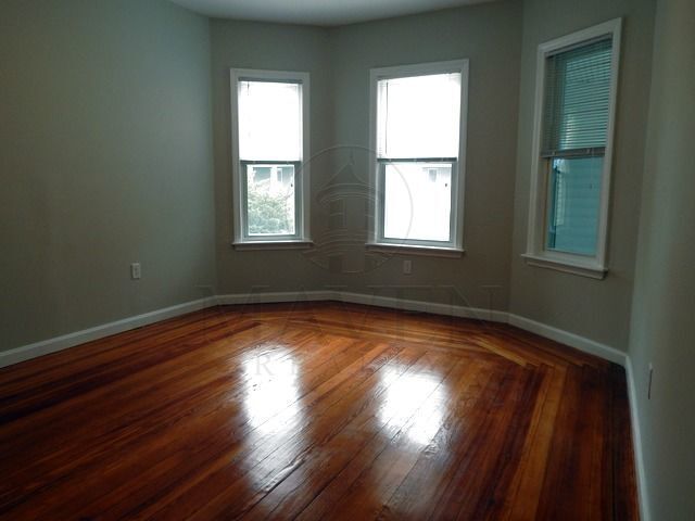 Foto del edificio - 17 Willard Ave