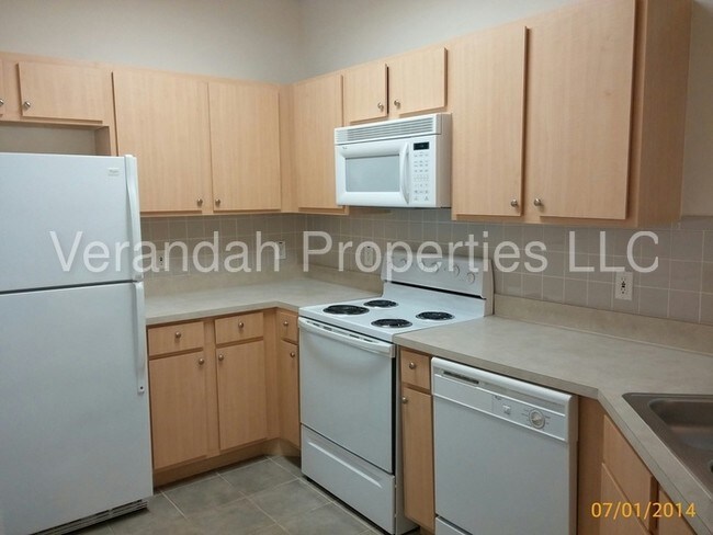 Building Photo - 2035 Erving Cir