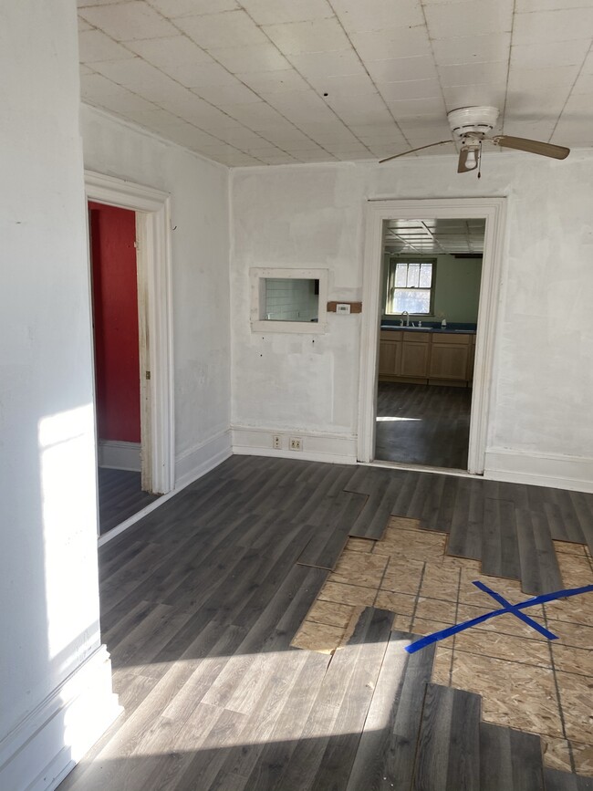 Building Photo - 1303 N Morris Ave