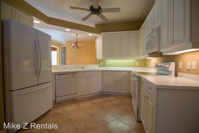 Building Photo - 1590 Clermont Dr