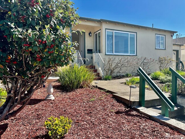 Building Photo - 514 Elm Ct