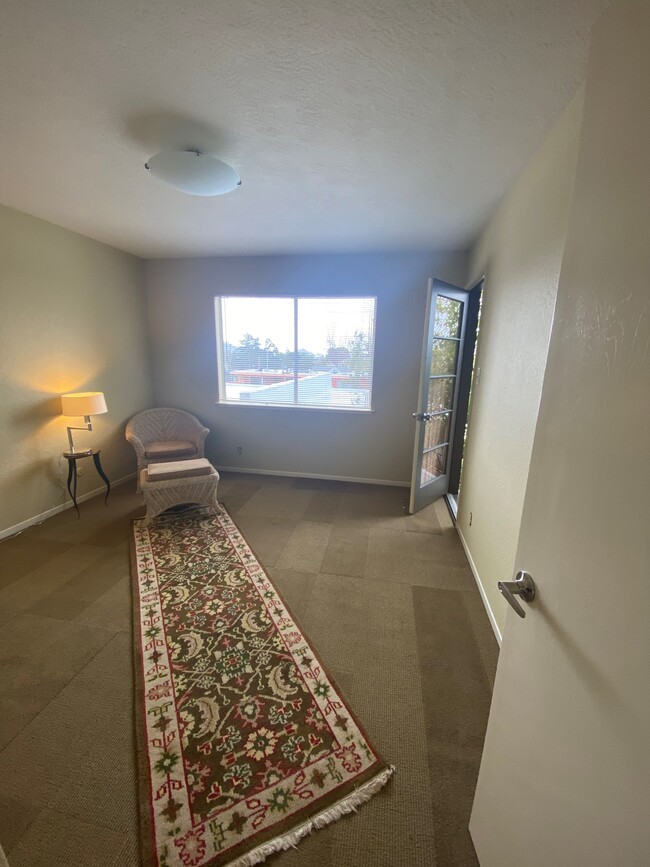 2nd bedroom with access to private deck - 3833 Maybelle Ave