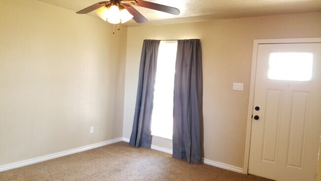 Building Photo - 117 Lockwood Dr