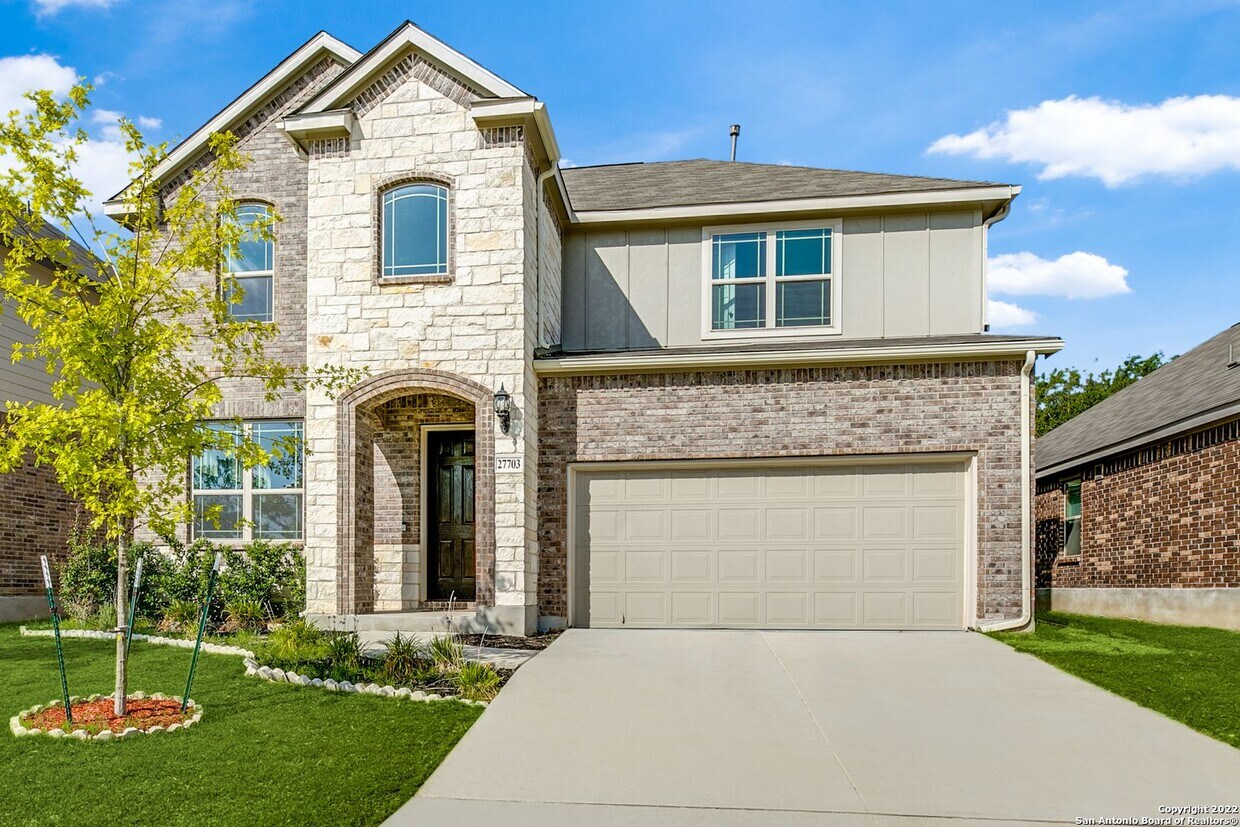 Foto principal - Charming Home Awaits: Spacious & Modern Li...