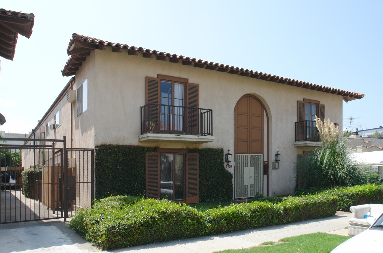 Foto del edificio - 9720 Regent St