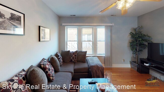 Foto del edificio - 4722 N Kenneth Ave
