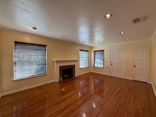 Foto del edificio - Adams Duplex -814/816 Rental Units