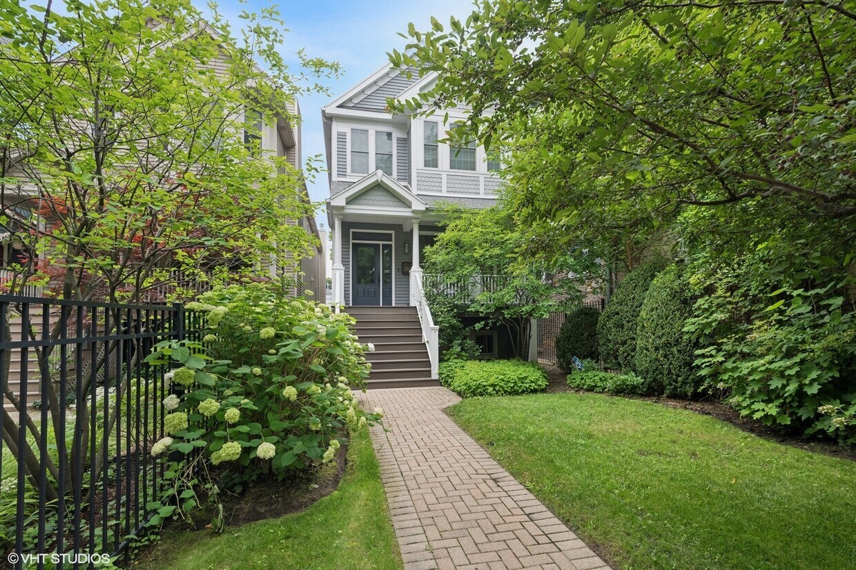 Foto principal - 4516 N Damen Ave