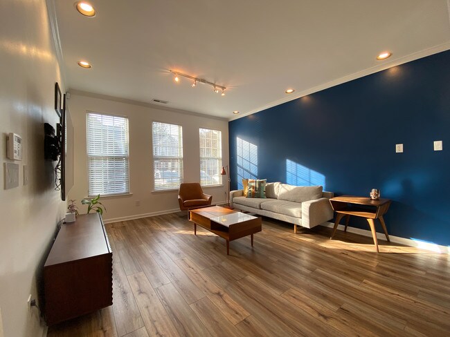 Foto del edificio - 5720 Corbon Crest Ln