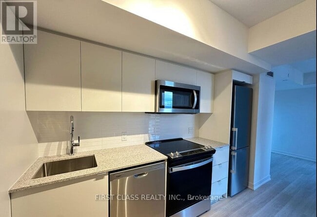 Building Photo - 500 Wilson Ave