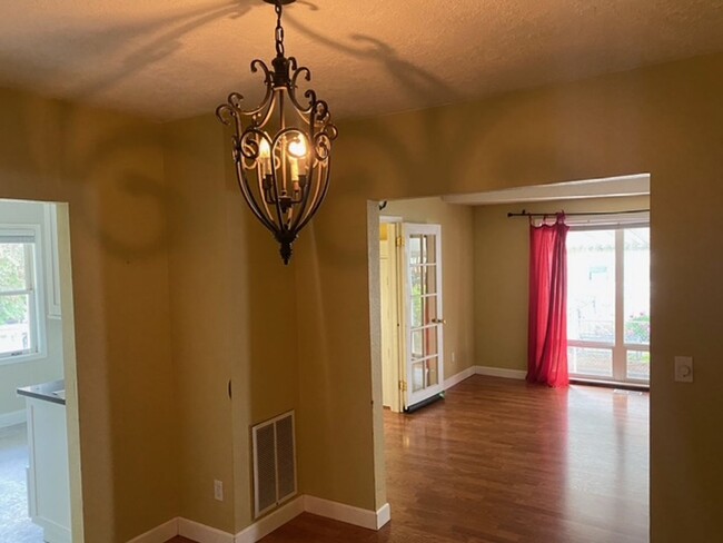 Foto del edificio - 5605 N Bowdoin St