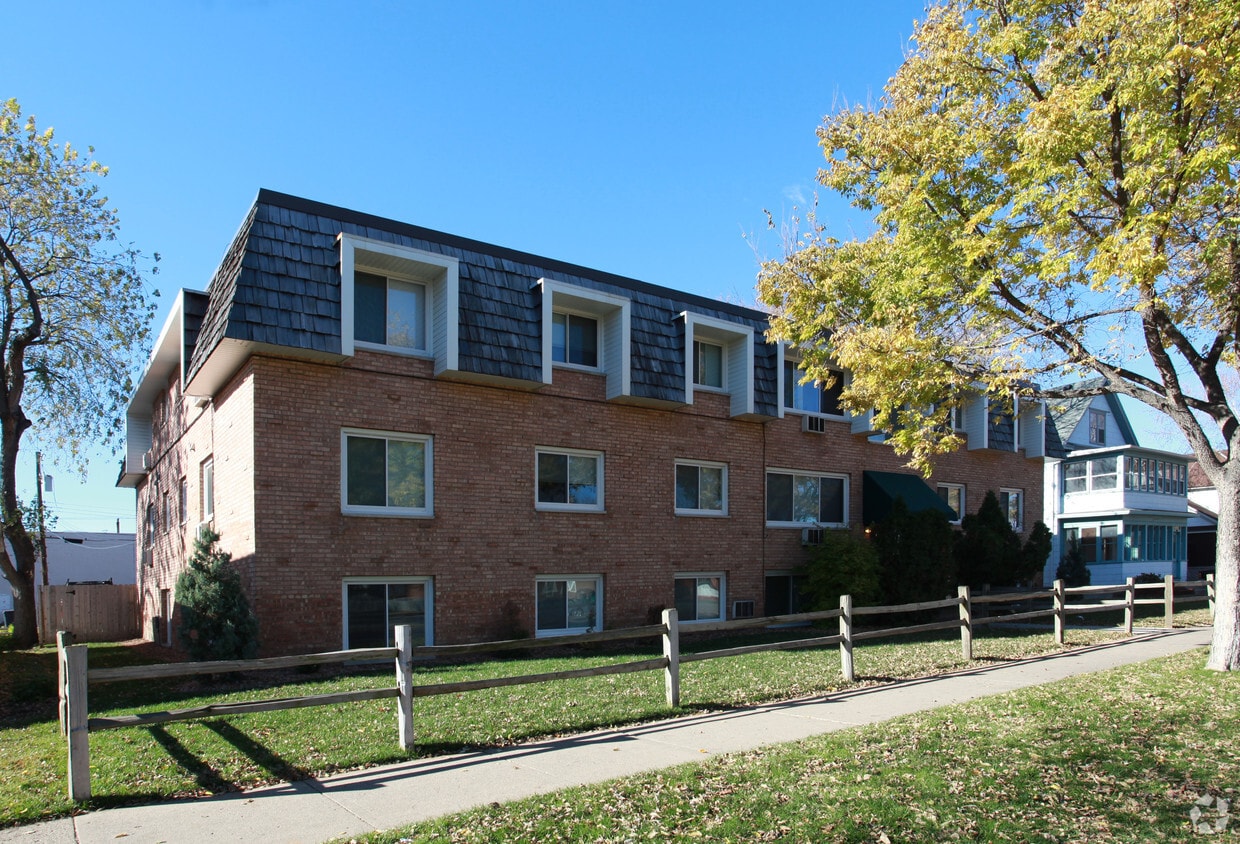Primary Photo - 3112 Minnehaha Ave