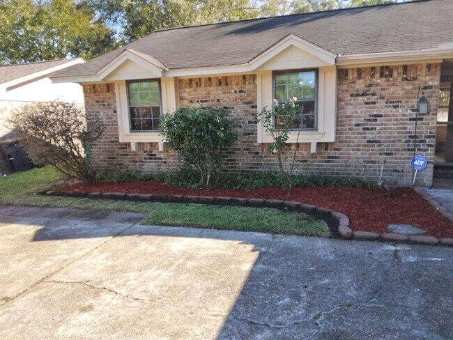 Foto del edificio - 3611 Tompkins Dr