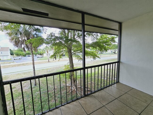 Building Photo - 8060 N Colony Cir