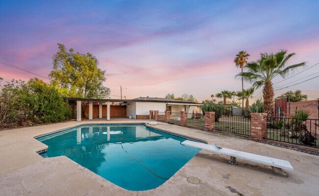 Foto del edificio - 5818 N 22nd Dr