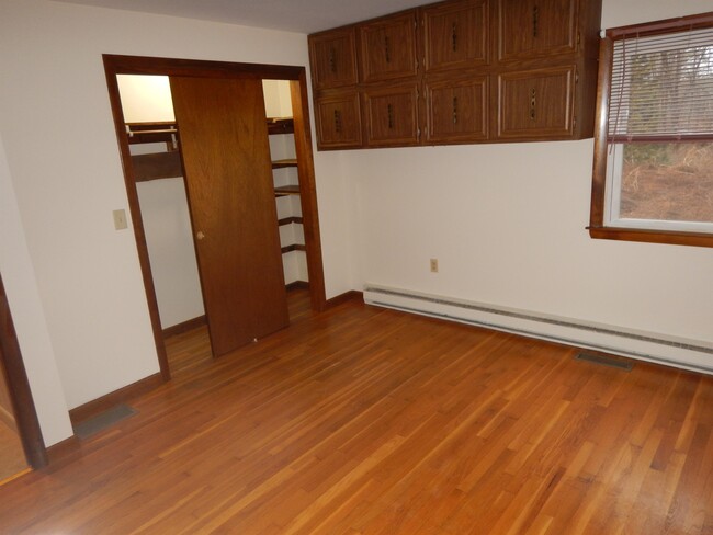 Building Photo - 967 W Hollis St