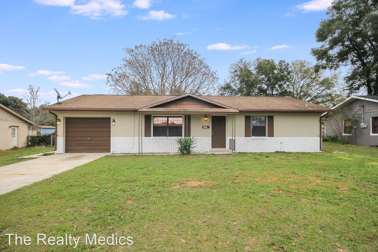 11877 SE 72nd Ct Rd, Belleview, FL 34420 House Rental in Belleview