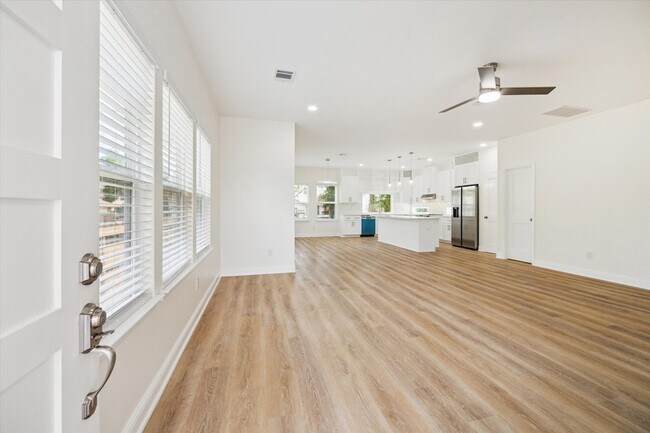 Foto del edificio - 901 E 37th St