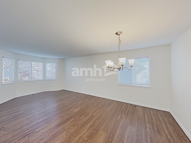 Foto del edificio - 11384 Kenton St