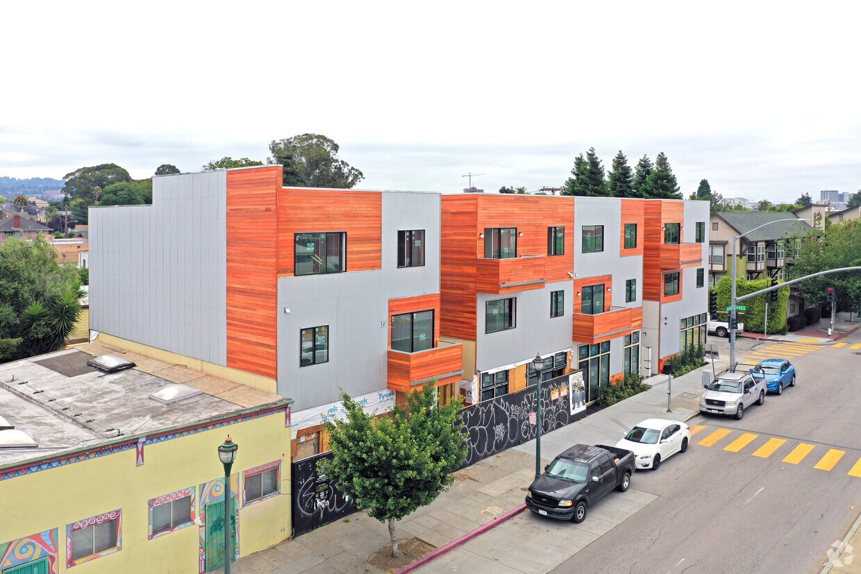 Building Photo - 5300-5300 San Pablo Ave