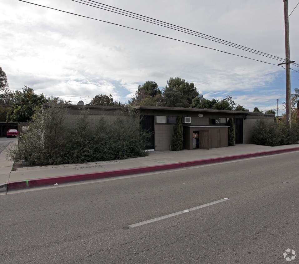 Primary Photo - 7772 Trask Ave