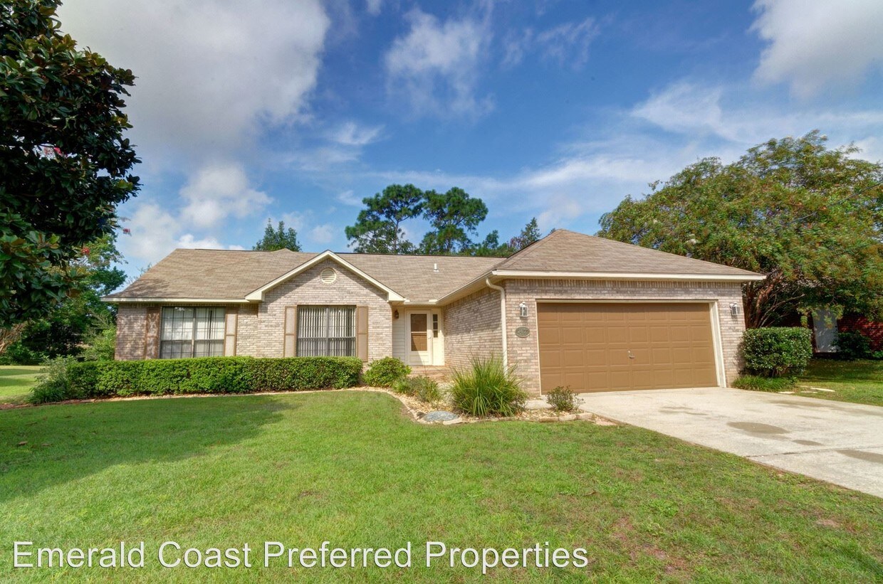 2455 Houston Cir, Gulf Breeze, FL 32563 House Rental in Gulf Breeze