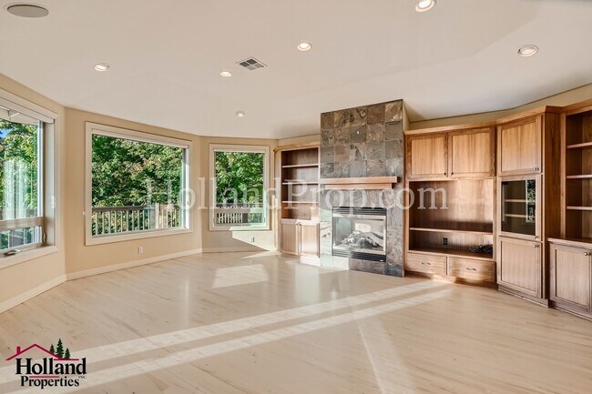 Building Photo - Gorgeous Single Home in Great location!!!