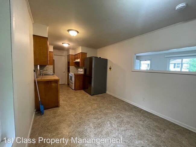 Building Photo - 3 br, 2 bath House - 1417 Mill St