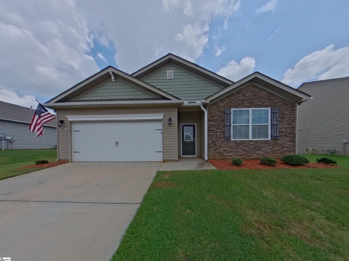 Foto principal - 312 New Spring Ln