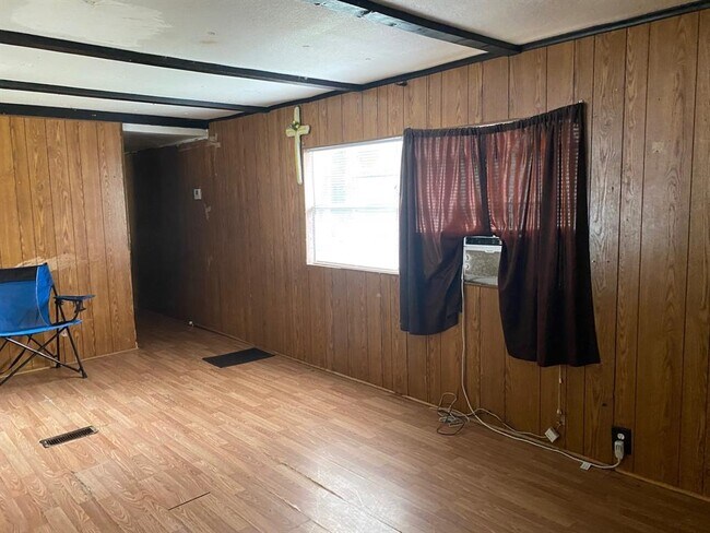 Foto del edificio - 854 Ballard Cir