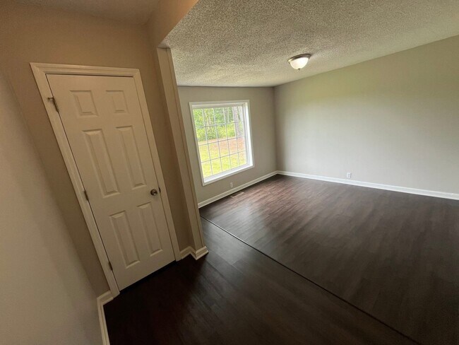 Foto del edificio - 314 Snowden Dr