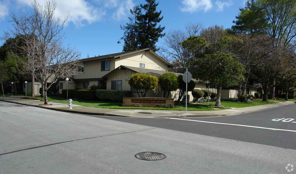 Foto del edificio - Middlefield Meadows