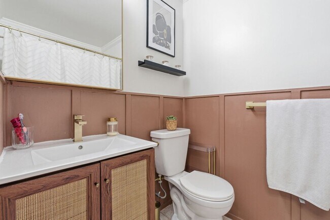 Foto del edificio - 3701 Connecticut Ave NW