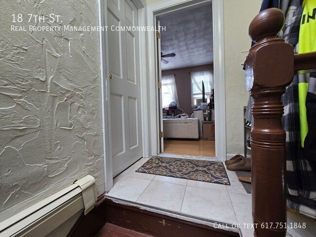 Building Photo - 18 7th St