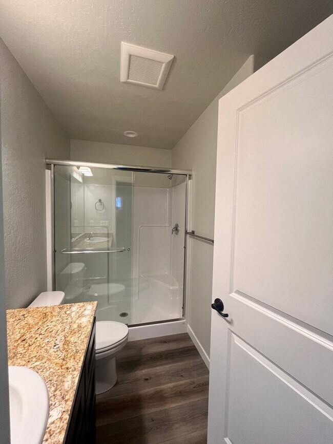 Foto del edificio - Medford/Central Point Area - 1 Bedroom / 1 Bath New Construction