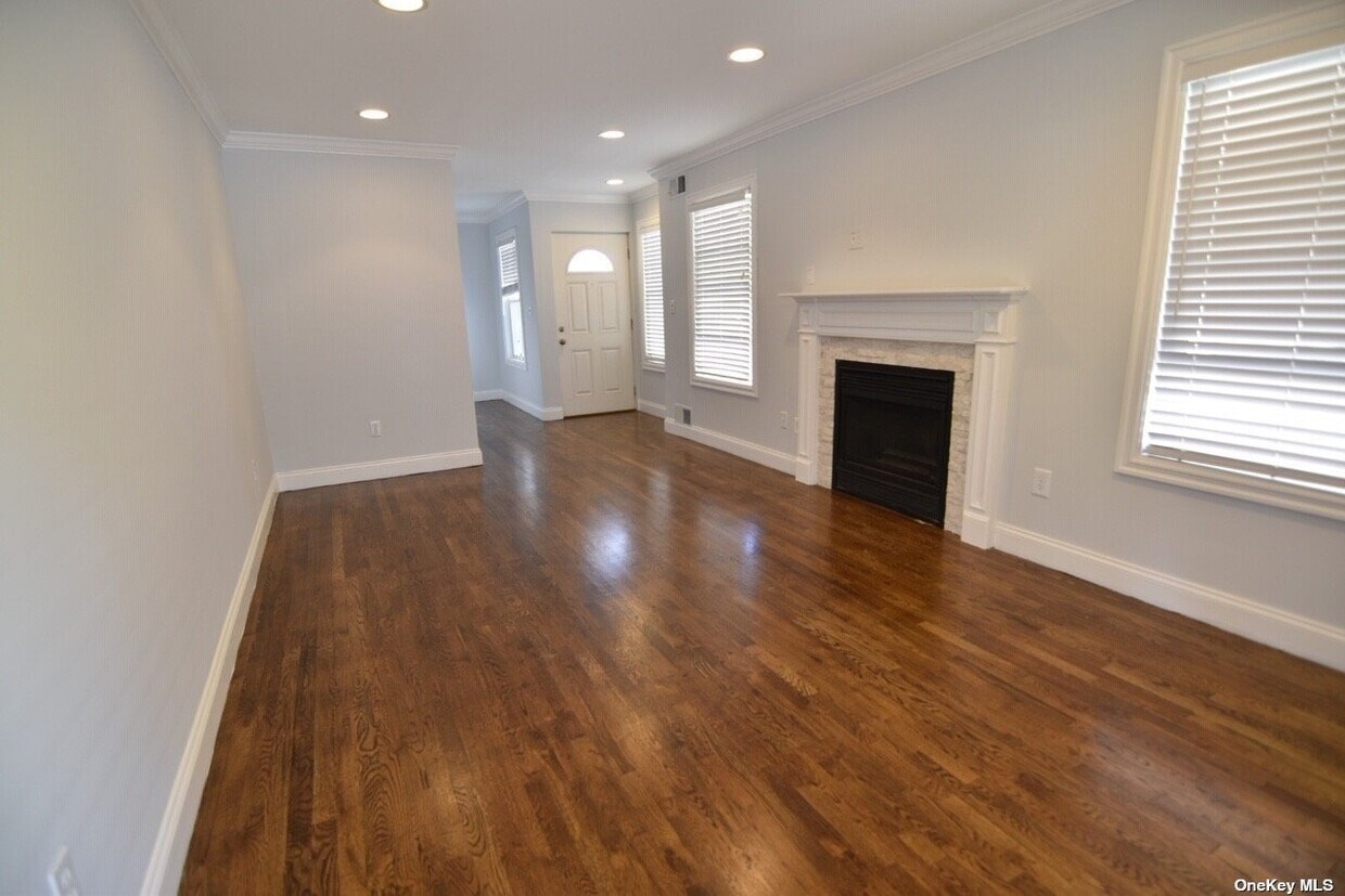 Primary Photo - 38 Ashwood Rd