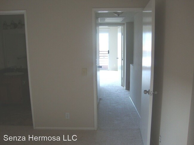 Building Photo - 2812 Hermosa Ave